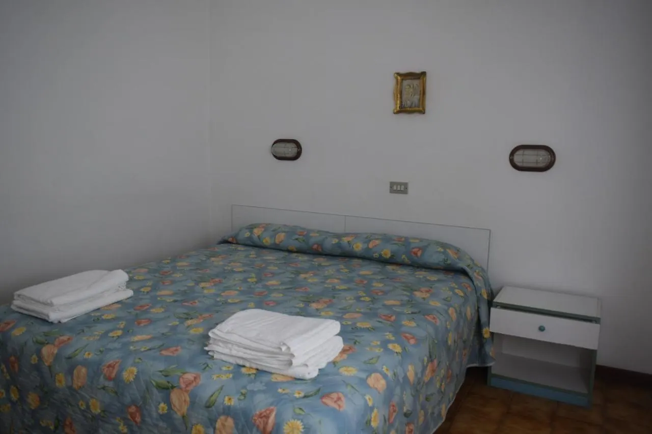 Villa Luana Τσέρβια 0*,